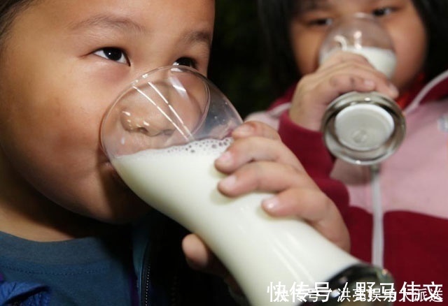 蜂蜜|儿科医生孩子不满3岁，3样东西不要让娃吃，对身体发育没好处