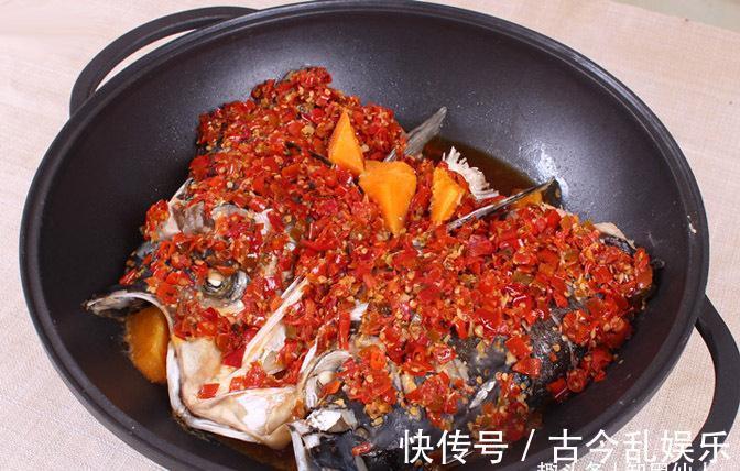 美食推荐：生焗南湾鱼头、蓝莓菠萝蜜鸡煲、鲜椒凉拌鱼制作方法