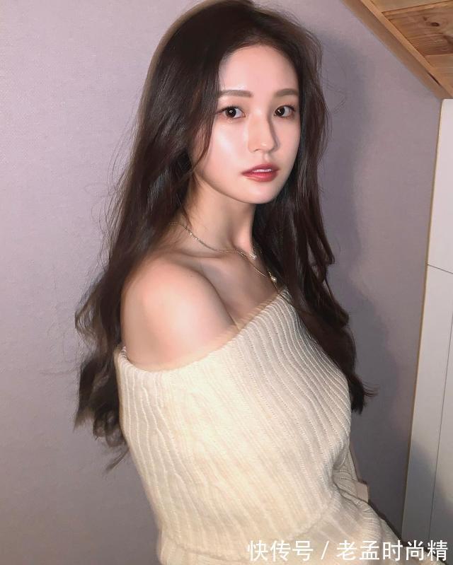 高跟鞋 初秋时髦美妞搭配look!显瘦又温柔,女生要对自己好一点