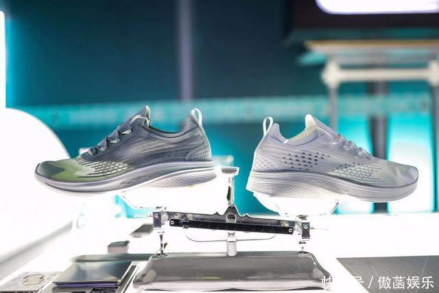 听说:价格昂贵的鞋子会让你跑得更快