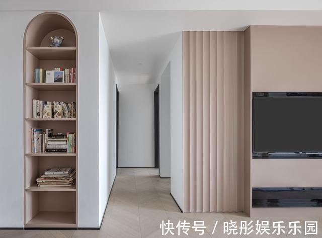 拆除|客厅把阳台打通，真明智！抬高10公分做地台，实用极了