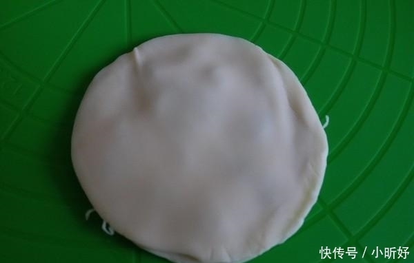 必不可少|中国姑娘在国外卖小吃,30元一份,1天卖500份,老外吃不腻