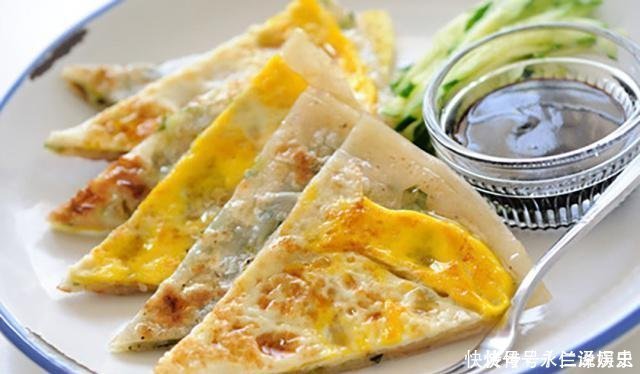 葱油饼新吃法,不用揉面,不用烫面,外酥里嫩,放凉了也不会硬