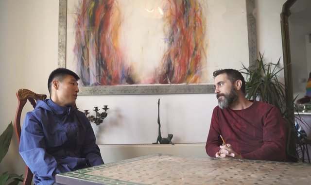 西班牙|武磊示爱娇妻,直言老婆在身边骂几句也舒服,两人球场一见钟情!