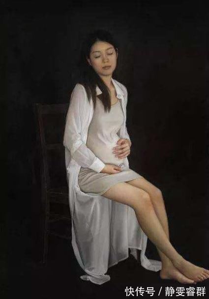 超写实@他画的女子就这么静静地坐着,画面竟然如此唯美