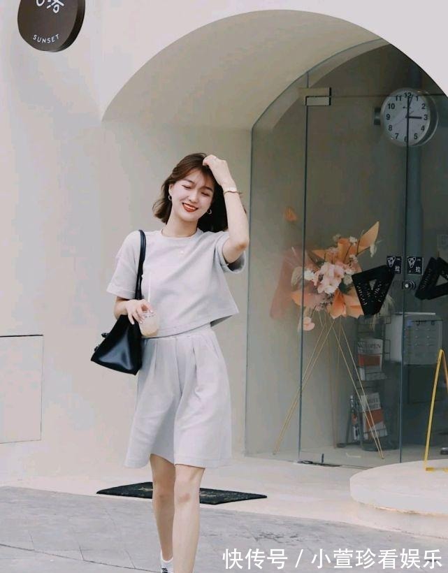 极简|会穿衣搭配很关键，不知道怎么搭配的女生，可以选择极简穿搭风格