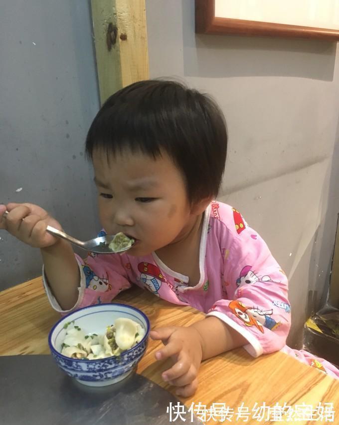 食物|医生劝告:这3种食物看似有营养,孩子多吃,孩子积食难长高