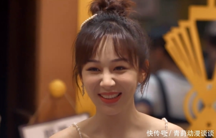 那英 杨紫被那英三掌“拍”出镜头外,吓出表情包,只因饰演过小夏雪
