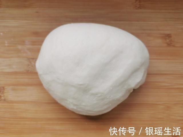不粘锅|一家三口的晚餐，10张饼1盘菜，好吃接地气，老公抱怨没吃饱