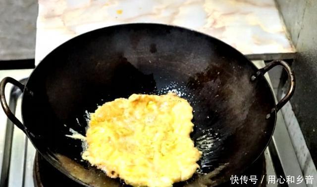 奶白|冬天,遇到此汤要多喝,5块钱做一锅,汤汁奶白又鲜美,太好喝了