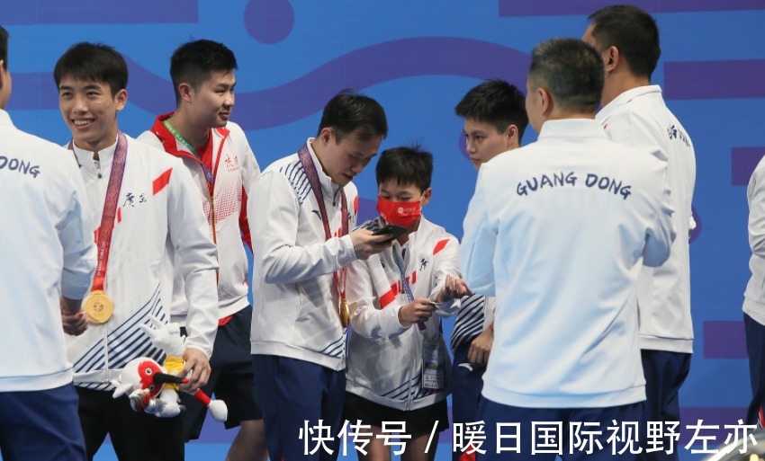 全红婵分身乏术!三家春晚都有她,粉丝能从二十九号看到大年初一