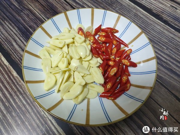 白萝卜这么做开胃解馋，切一切、泡一泡就上桌，酸甜嘎嘣脆