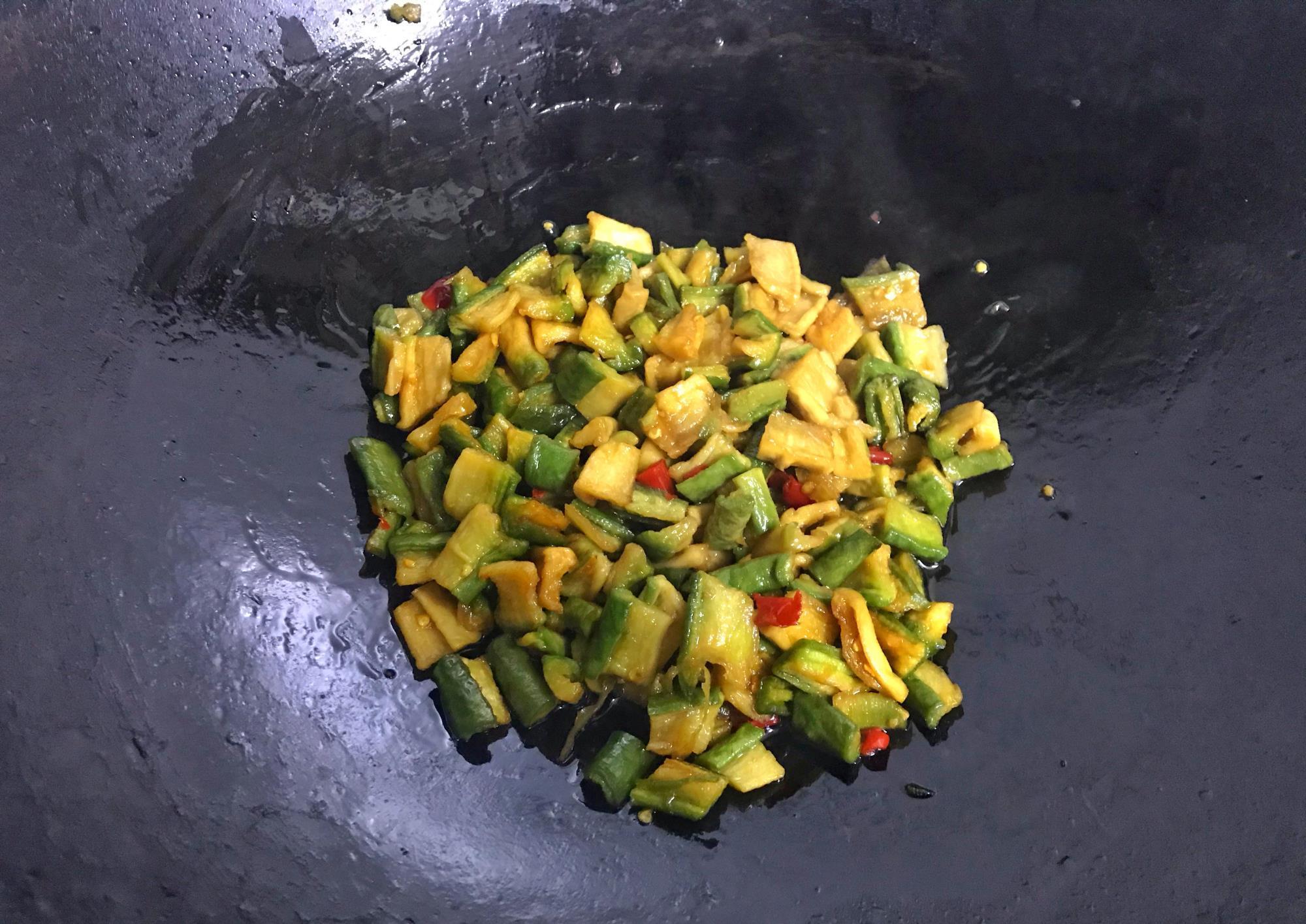 多加理会|夏天萝卜如此做，随手一炒就是下饭菜，清脆入味，比大鱼大肉开胃