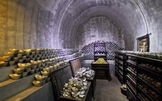 哀求|崇祯为什么宁可哀求大臣和亲戚,最后自尽了也没有抄他们的家?