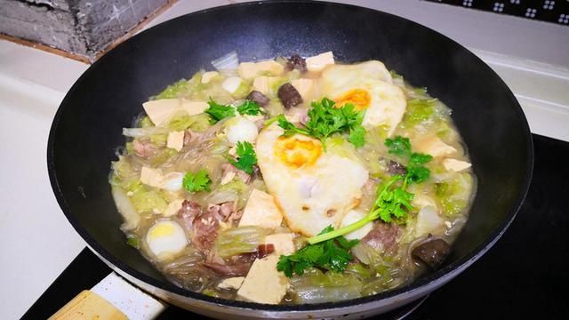 天冷了,如果不差钱,多给家人做这道炖菜,增强免疫力,营养健康