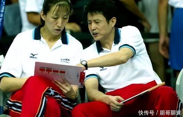 英雄联盟综合格斗赛事直播中国经典体育摄影作品推荐狗狗护主与眼镜蛇搏斗