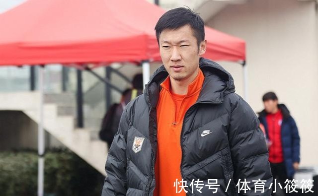 泰山镇海港|泰山镇海港！央视直播鲁能VS上港，徐新盯防奥斯卡，郝伟保平争胜