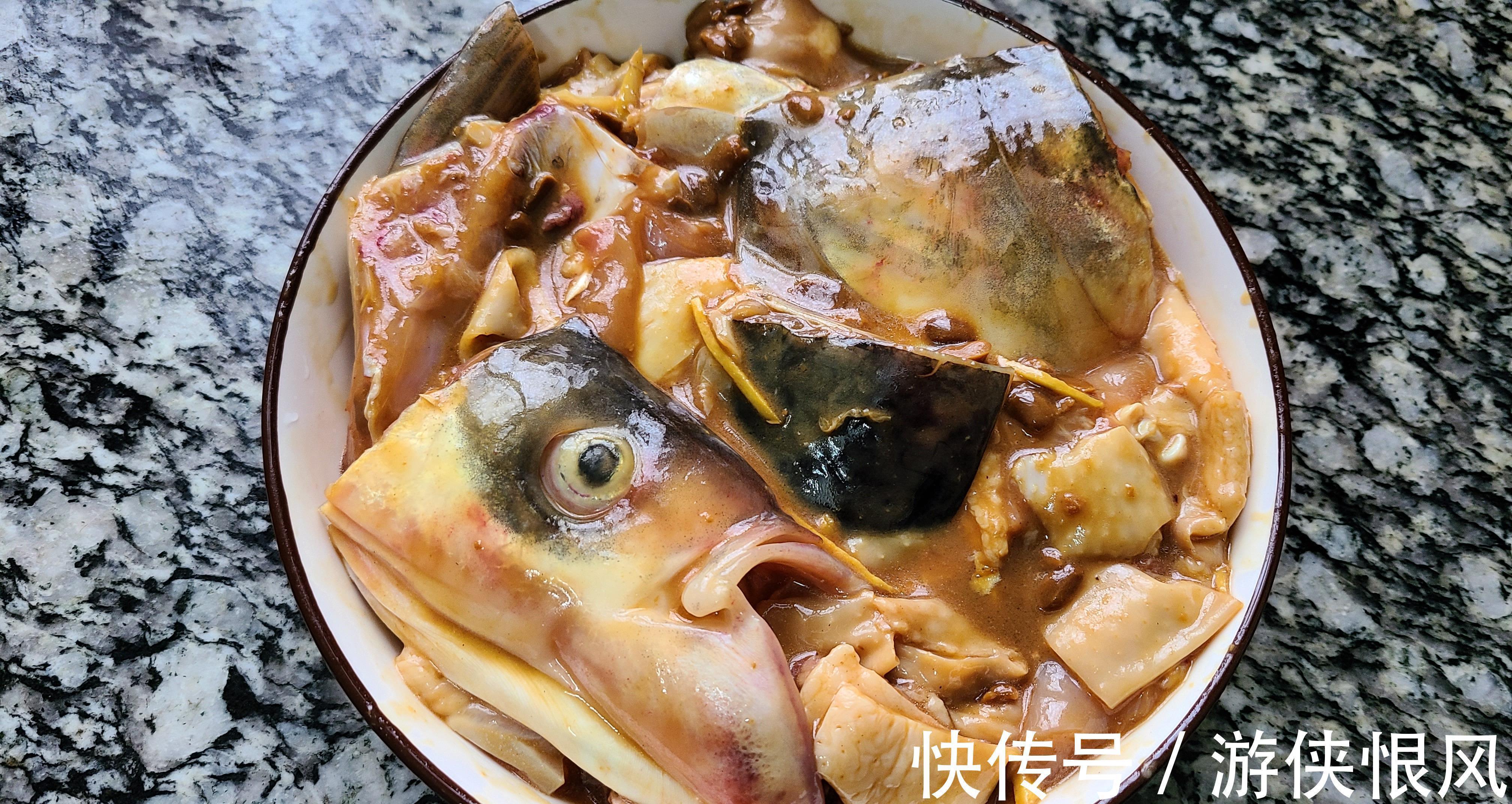 鱼头蒸鸡，教你一道简单又好吃的美食，味道鲜美