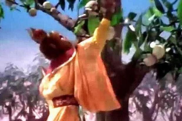 猴哥|为啥孙悟空吃蟠桃只咬一口就扔桃子放大后明白了;真难为猴哥了