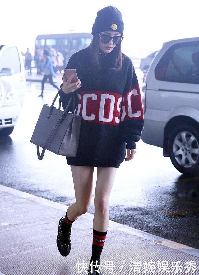 穿什么鞋都搭袜子,这波夏日反季穿法太奇特明星纷纷上身示范