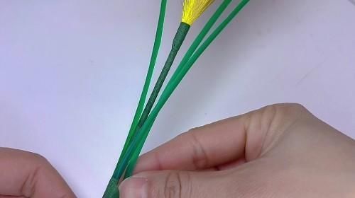 金黄色|紫色丝带芦苇花火了，试着给金黄色的丝带抽个丝，成品也很赞