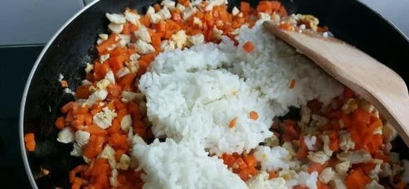 孩子|吃一餐等同于10瓶罐头的“毒晚餐”,若娃经常吃,易积食变矮个