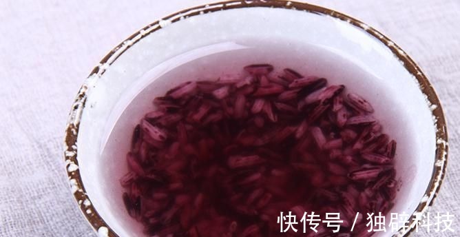 补血米|女人保养皮肤,多吃“补血米”,排毒养颜,皮肤红润,眼睛闪亮