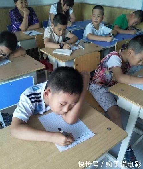 日本人|为什么日本女生的腿基本都是弯的?从我们这学走的文化?