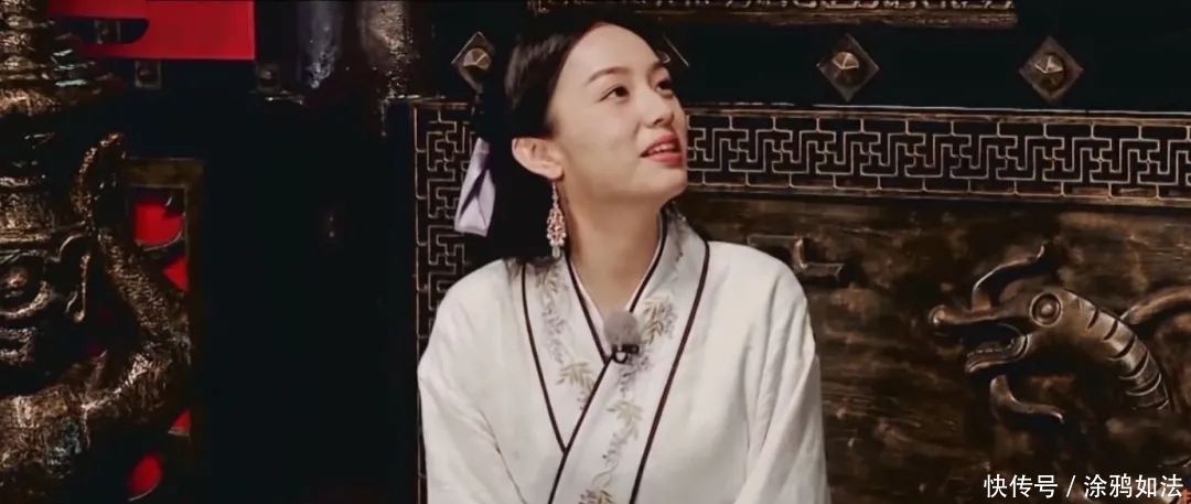 黄旭熙 《奔跑吧》太尴尬:黄旭熙叫错周也角色名,李纯跳樱花舞好违和