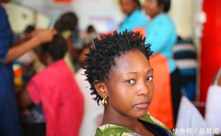 黑人|黑人那一头密密麻麻的小辫,你好奇过他们是怎么洗头