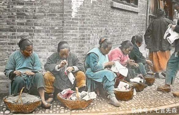 老照片|晚清罕见上色老照片图4女子媚态毕露、图7男子行为让人唾弃