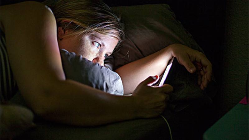 肥胖|不论男女，身上有2减肥“开关”，睡前拍一拍，体重“悄悄降”