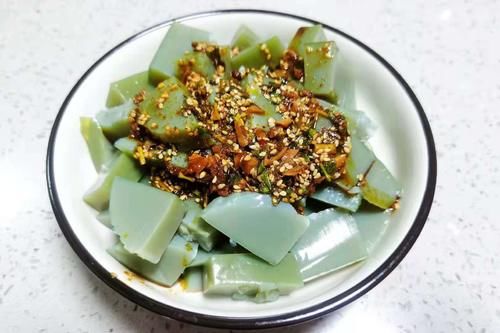 饱腹|夏季吃鸡蛋，教你一个新吃法，不炒不煎，营养饱腹，1次2斤不够吃