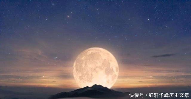 明月&张九龄深夜望月,写下一首传世名作,让月亮寄托了思念,千古流传