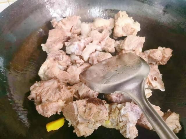 美味|三伏天爱流汗，记得给家人做这道菜，营养又美味，上桌汤汁也不剩