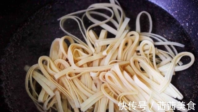 营养师随身查|6月,不吃肉也要吃这菜,隔三差五吃1次,排毒刮油,体重不过百