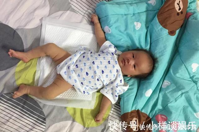 家长|新生儿为什么偏爱“投降式睡姿”,需要纠正吗很多家长做错了