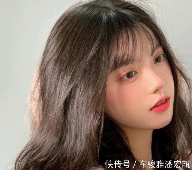 发色 整体看起来很洋气的女人,选发型都会注意这3点,一下年轻好几岁