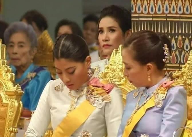 34岁诗妮娜太天真!把女儿当免死金牌,敢和王后作对难怪被废