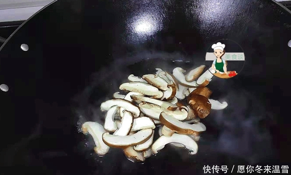 lily|夏天爱出汗，补钾很重要，多吃“一豆一菇”，含钾丰富，正当季要多吃