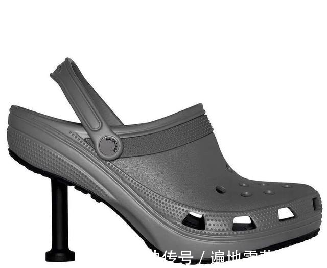 洞洞鞋 救命!这到底是什么