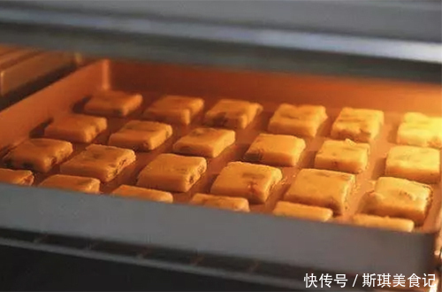操作|葡萄干奶酥的家常做法,操作简单,奶香浓郁,酥香美味!