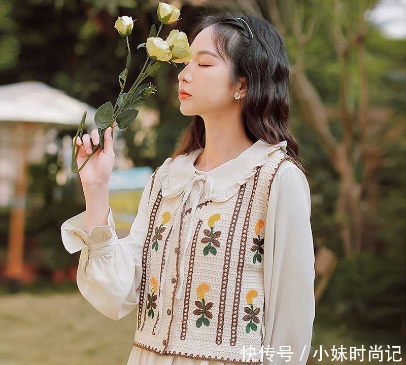 小马甲|超火马甲叠穿搭配,打造穿衣层次感,时尚又青春