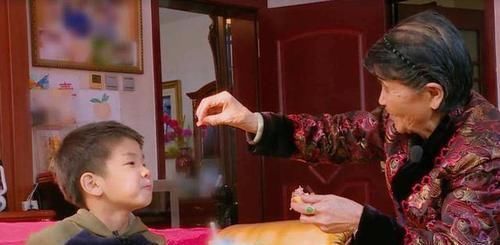 小朋友|睡前的3个“坏习惯”,会悄悄偷走孩子的身高,希望你家娃没有