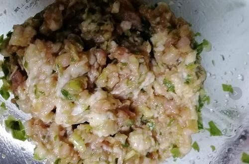 五花肉|入秋后,就馋这个馅的饺子,东北人就好这一口,比萝卜韭菜鲜多了