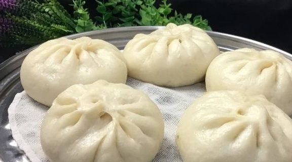 香菇|老阿姨手把手教您在家蒸包子，3个小诀窍，包子又白又松软