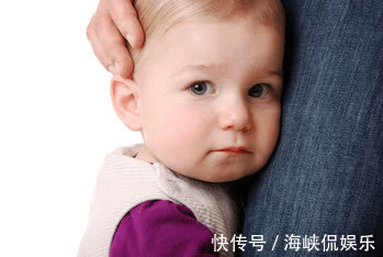 孩子|宝宝出现这些行为,都是在提醒妈妈我缺安全感了!六岁后难挽救