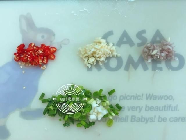 金黄嫩滑的焖煎豆腐,味蕾蠢蠢欲动了