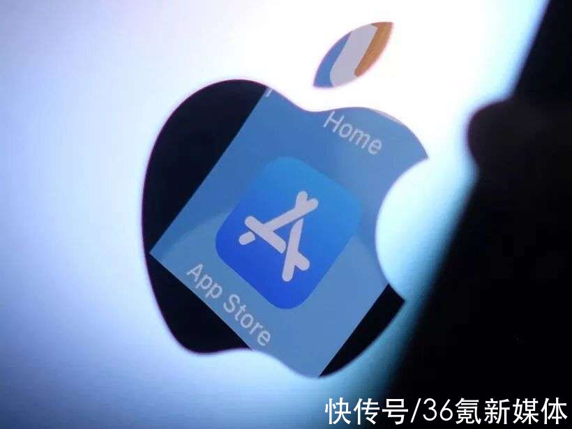 iphone|最前线｜买iPhone不送充电器了，大学生把苹果告上法庭