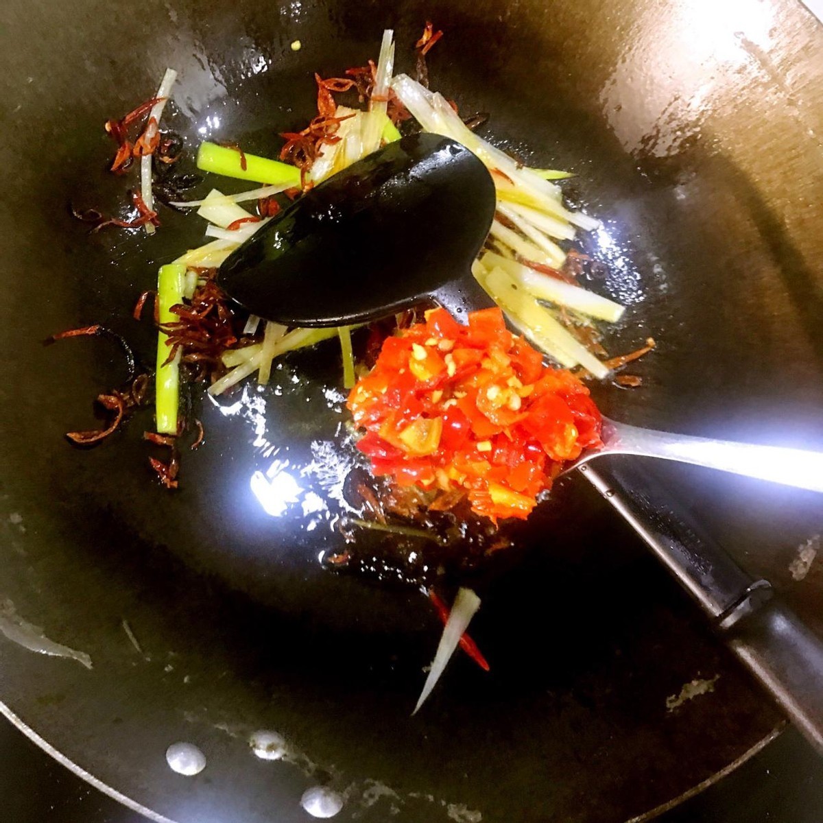 白醋|比醋溜白菜还好吃的一道菜,酸辣开胃,非常下饭